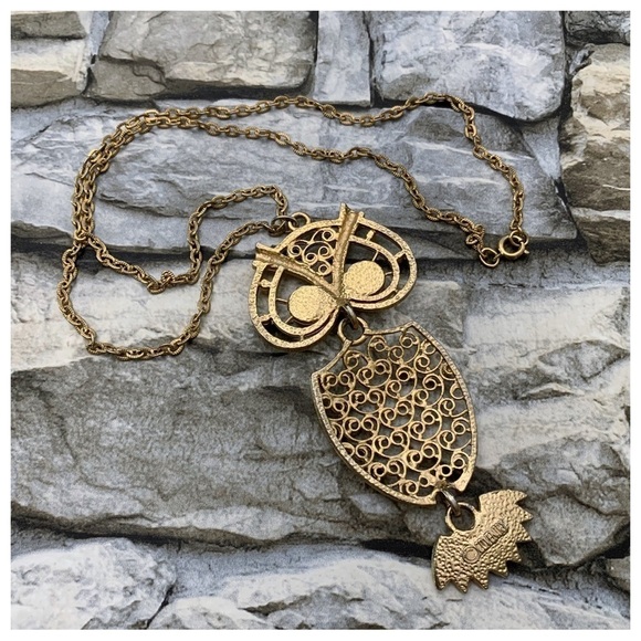 Vintage Signed Sarah Coventry Figural Owl Black Cabochon Eyes Gold Necklace - Picture 4 of 5
